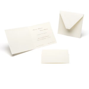 Partecipazione quadrato color panna con personalizzazione corsiva